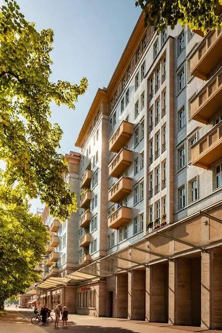 Apartment Zwei Charmante Privatzimmer Mit Wohnbereich In Zentraler Berliner Wohnung Germany