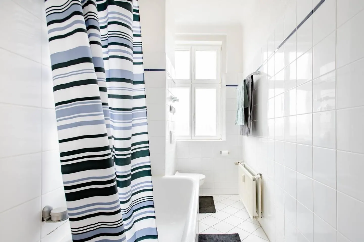 Zwei Charmante Privatzimmer Mit Wohnbereich In Zentraler Berliner Wohnung 0*, Berlin Germany