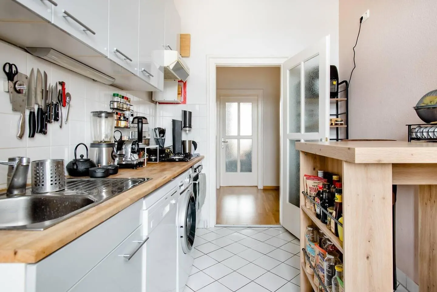 Apartment Zwei Charmante Privatzimmer Mit Wohnbereich In Zentraler Berliner Wohnung