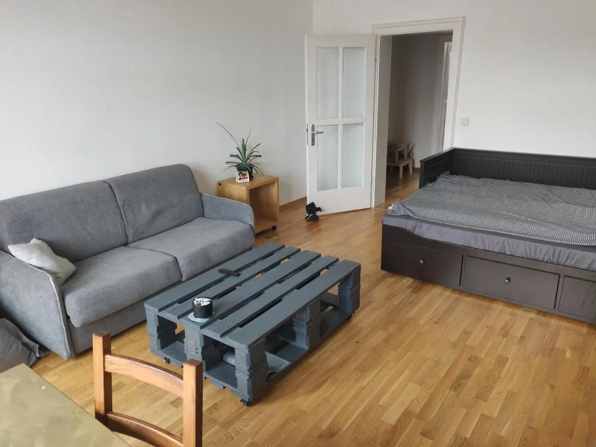 Zwei Charmante Privatzimmer Mit Wohnbereich In Zentraler Berliner Wohnung Německo