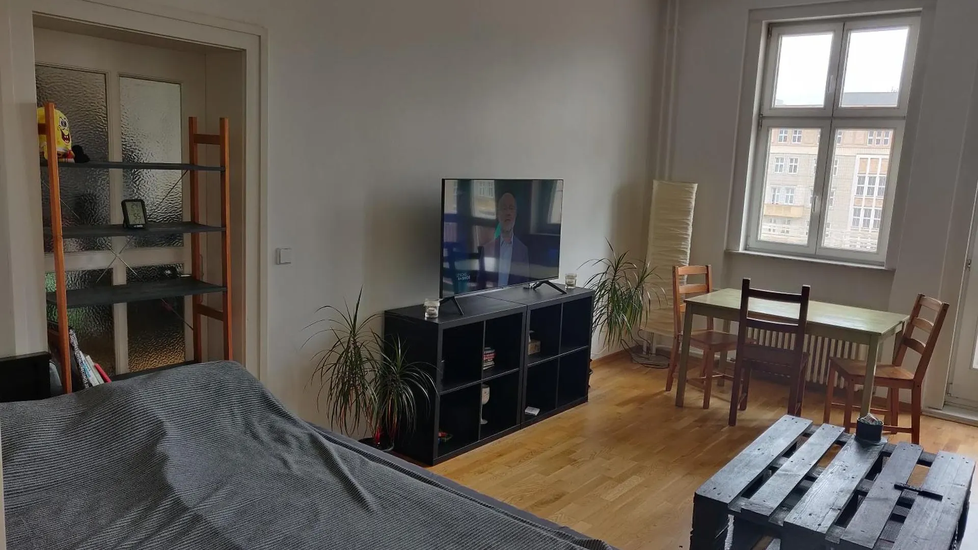 Apartment Zwei Charmante Privatzimmer Mit Wohnbereich In Zentraler Berliner Wohnung Germany